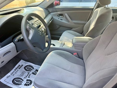 Used 2011 Toyota Camry LE FWD image 9