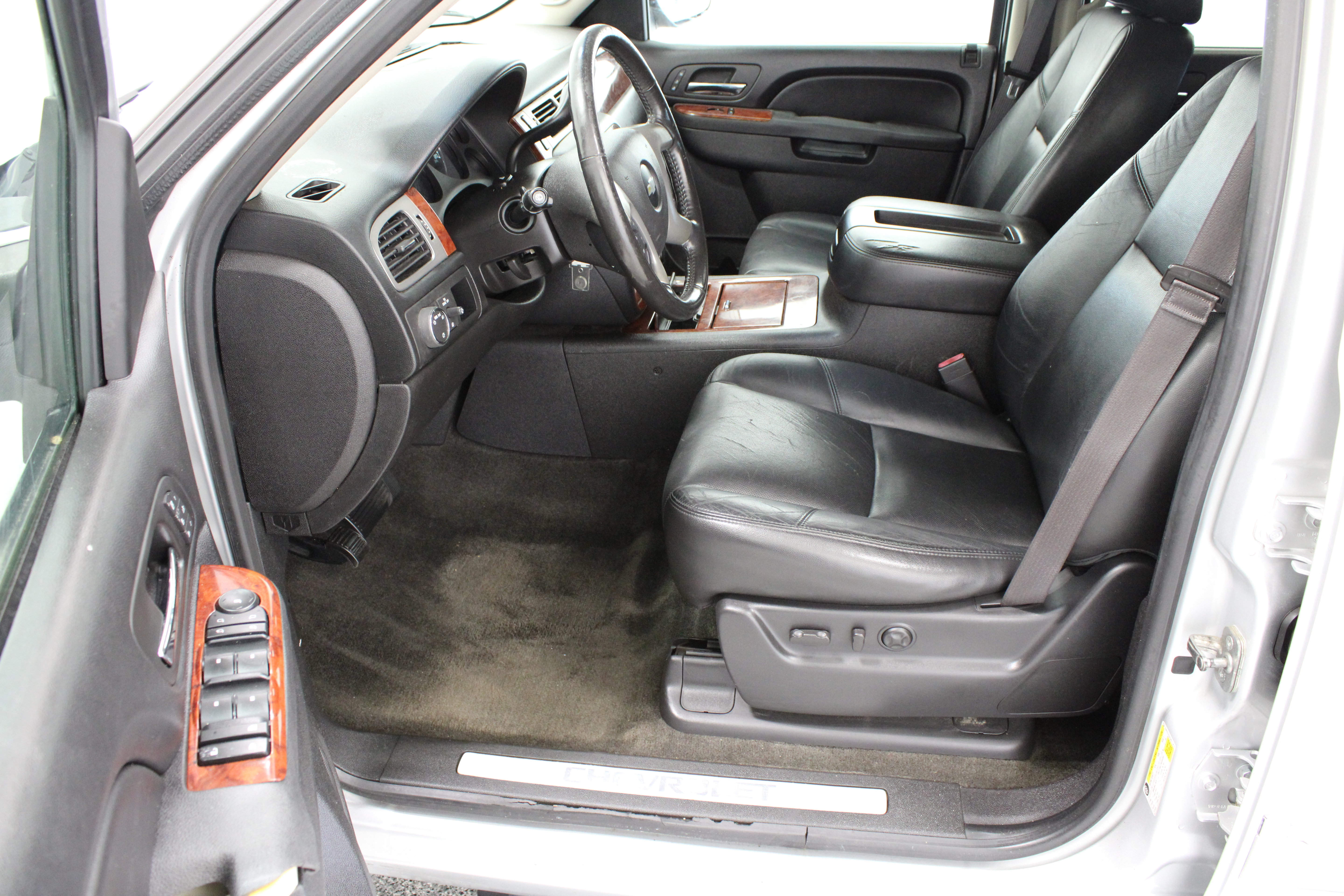 Used 2013 Chevrolet Tahoe LTZ RWD image 14
