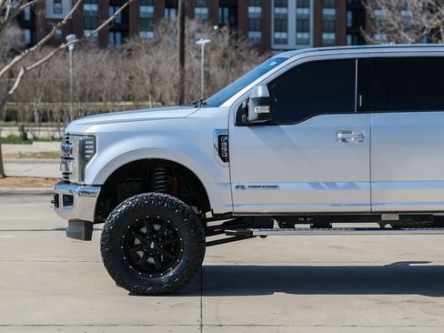 Used 2017 Ford F250 Lariat w/ Lariat Value Package image 11