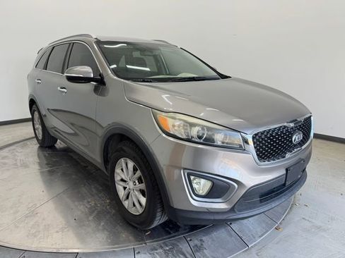 Used 2016 Kia Sorento LX w/ LX Convenience Package image 1