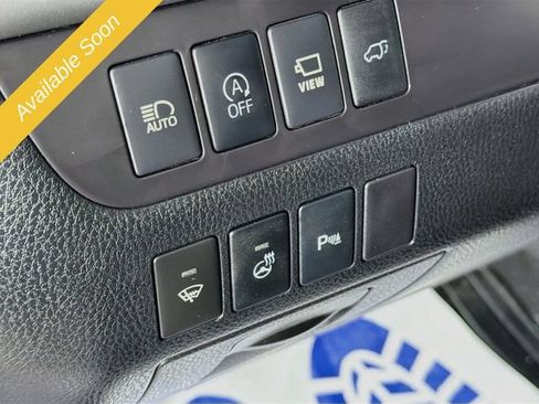 Used 2019 Toyota Highlander Limited AWD/4WD image 10