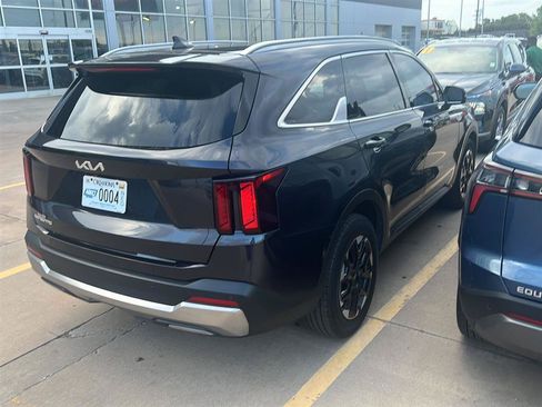 Used 2025 Kia Sorento S w/ Panoramic Sunroof Package FWD image 6