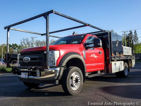 Used 2019 Ford F550 2WD Regular Cab Super Duty image 1