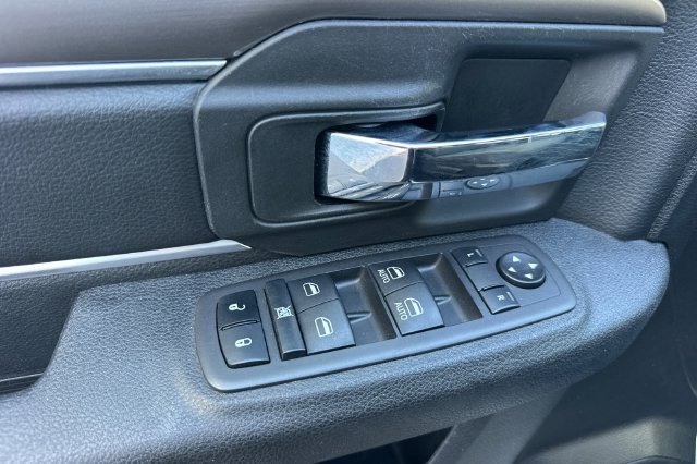 Used 2024 RAM 1500 Warlock RWD image 11