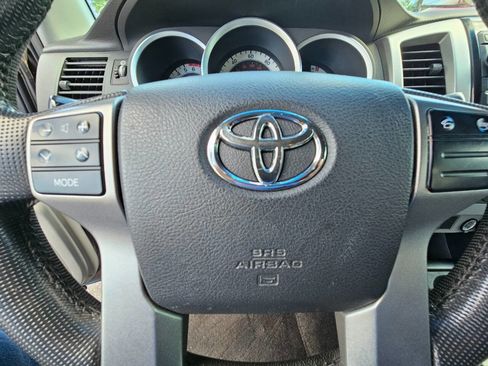 Used 2013 Toyota Tacoma 4x4 Double Cab w/ TRD Off-Road Pkg image 17