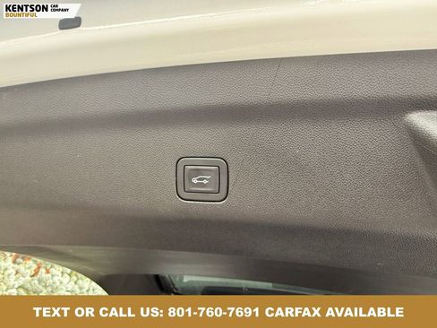 Used 2025 GMC Yukon XL Denali AWD/4WD image 36