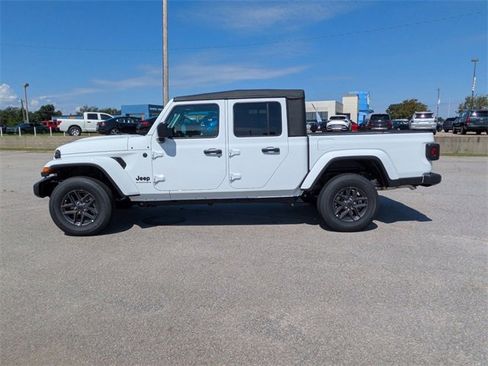 New 2025 Jeep Gladiator Sport image 6