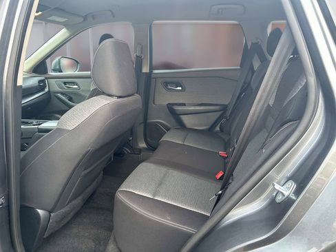 Used 2022 Nissan Rogue SV image 12