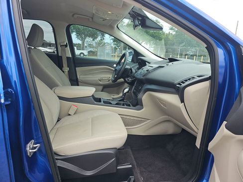 Used 2018 Ford Escape SE w/ Ford Safe & Smart Package AWD/4WD image 10