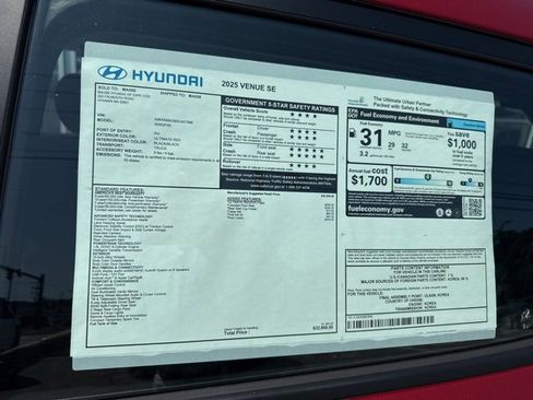 Certified 2025 Hyundai Venue SE image 8
