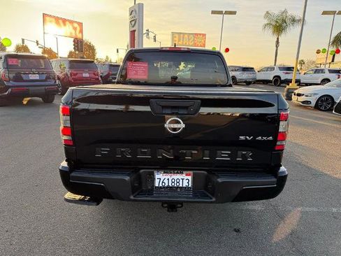 Certified 2023 Nissan Frontier SV w/ Graphics Package image 5