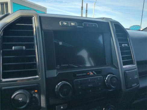 Used 2018 Ford F150 Raptor w/ Exterior Graphics Package image 20