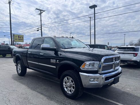 Used 2018 RAM 3500 Laramie image 9