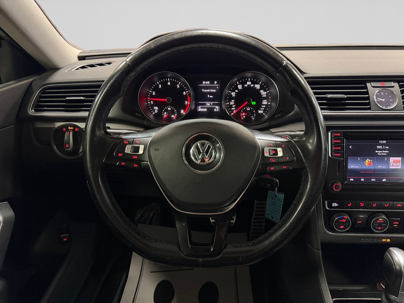 Used 2017 Volkswagen Passat 1.8T R-Line w/ R-Line Lighting Package FWD image 18