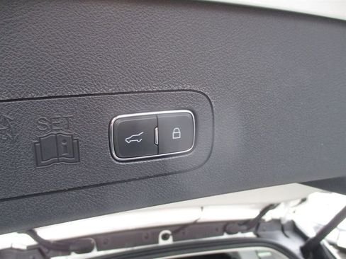 Used 2025 Lincoln Aviator Reserve w/ Equipment Group 201A image 12