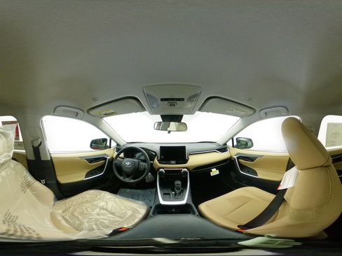 New 2025 Toyota RAV4 LE image 33