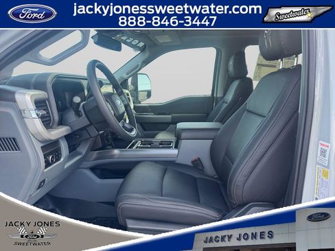 New 2026 Ford F250 XLT w/ XLT Premium Package AWD/4WD image 11