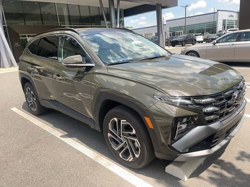 Used 2025 Hyundai Tucson Limited AWD/4WD image 11