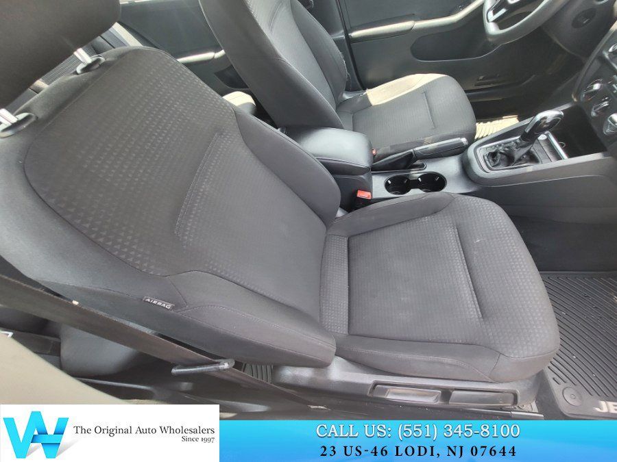 Used 2015 Volkswagen Jetta SE FWD image 16