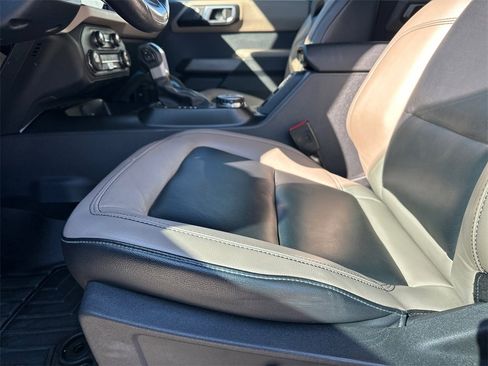Used 2023 Ford Bronco Wildtrak image 10