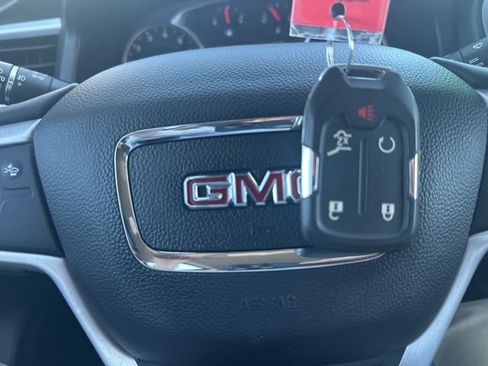 Used 2023 GMC Acadia SLT AWD/4WD image 39