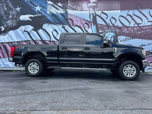 Used 2018 Ford F250 XL w/ STX Appearance Package AWD/4WD image 1