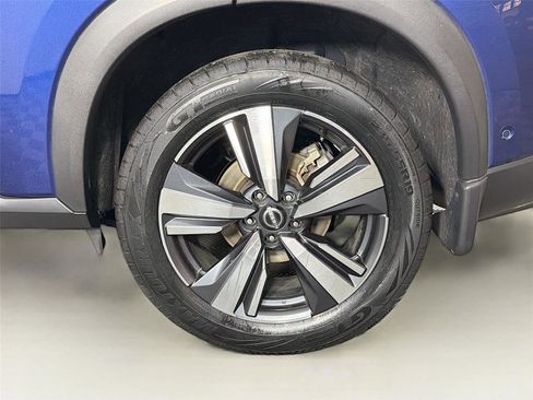 Used 2023 Nissan Rogue SL w/ SL Premium Package AWD/4WD image 32