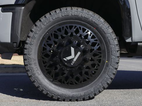 Used 2026 GMC Sierra 3500 Denali Ultimate image 7