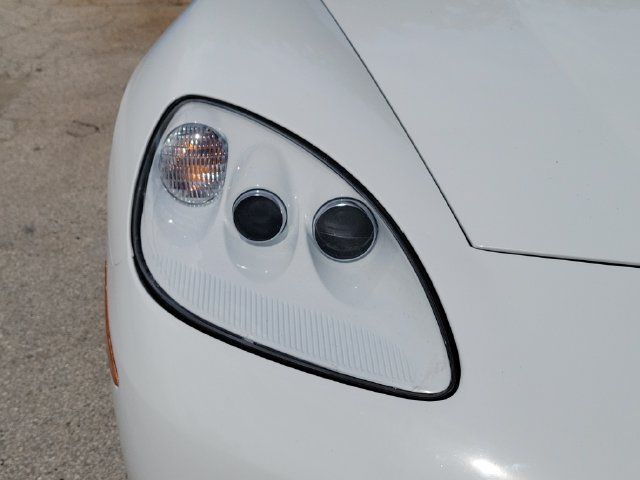 Used 2010 Chevrolet Corvette Convertible w/ Preferred Equipment Group RWD image 8