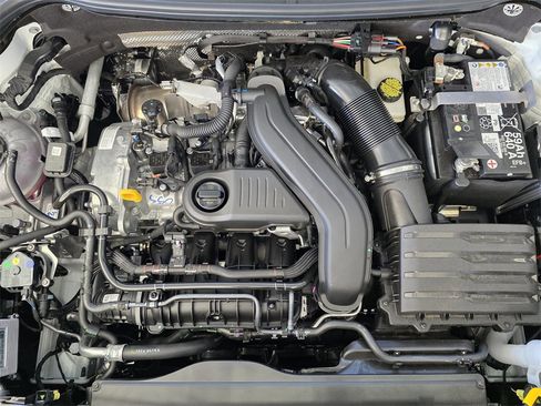 New 2025 Volkswagen Taos SE image 21