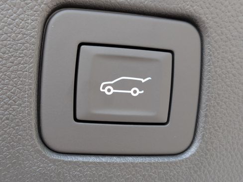 New 2026 Buick Envista Sport Touring w/ Convenience I Package FWD image 18