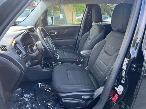 Used 2017 Jeep Renegade Altitude AWD/4WD image 7