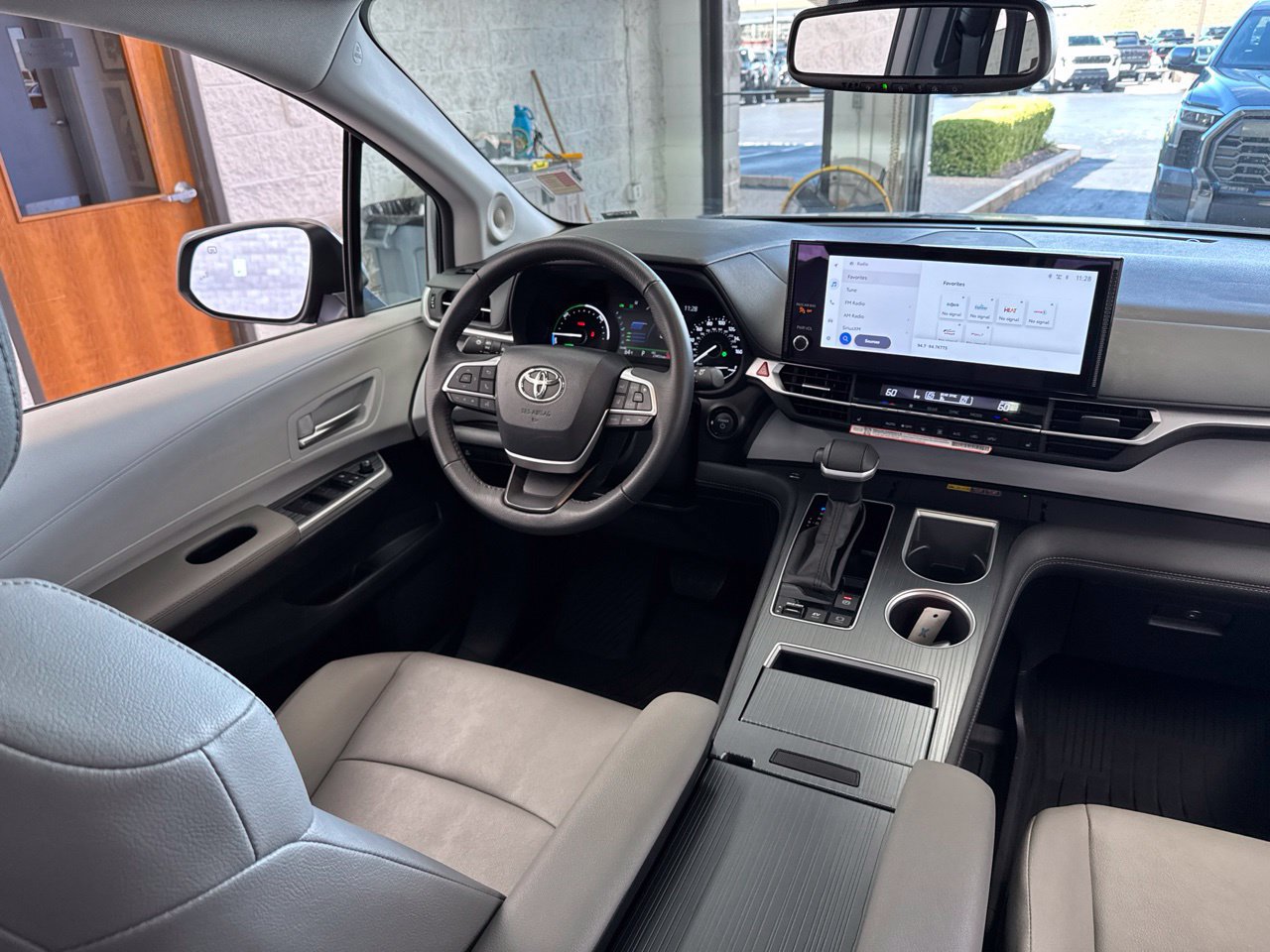 Certified 2026 Toyota Sienna XLE FWD image 49