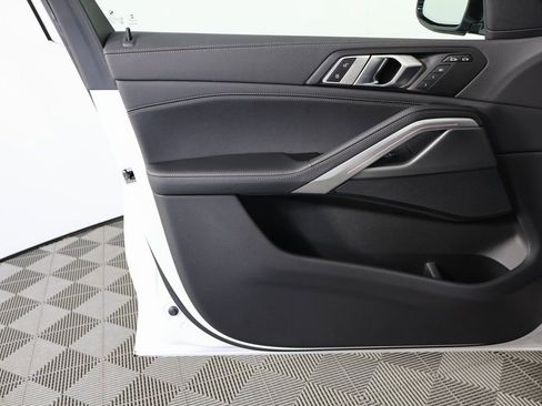Used 2023 BMW X6 xDrive40i w/ Premium Package image 12