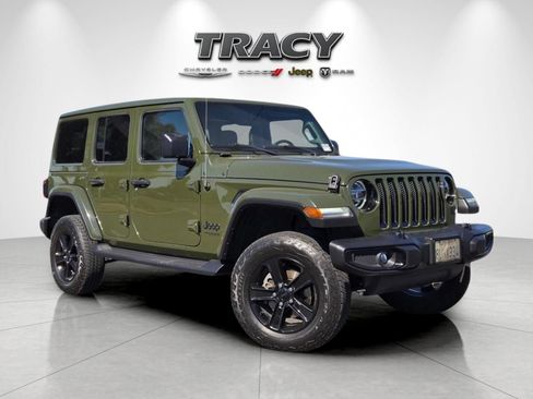 Used 2021 Jeep Wrangler Unlimited Sahara AWD/4WD image 2