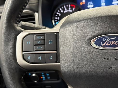 Used 2022 Ford Expedition XLT image 26