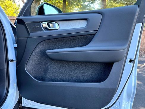 New 2026 Volvo XC40 B5 Plus w/ Climate Package AWD/4WD image 30