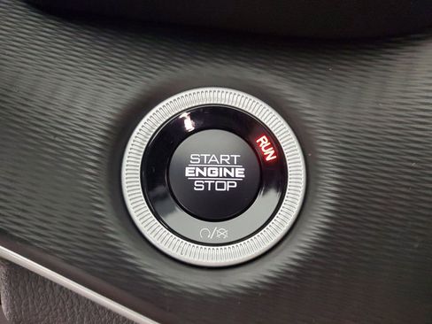 New 2025 Jeep Grand Cherokee Altitude image 21