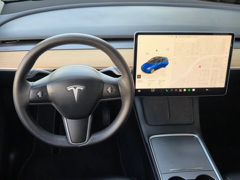 Used 2023 Tesla Model Y Long Range AWD/4WD image 15