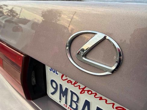 Used 1992 Lexus ES 330 FWD image 8
