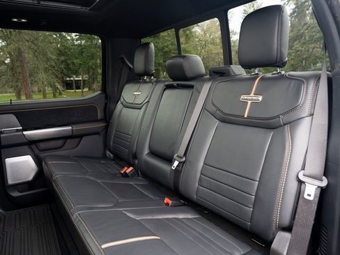 Used 2024 Ford F250 Platinum image 29