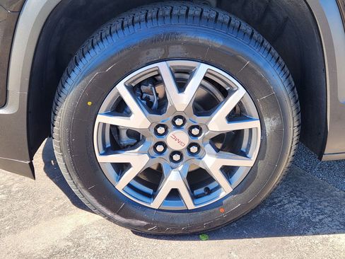 Used 2023 GMC Acadia SLT image 14