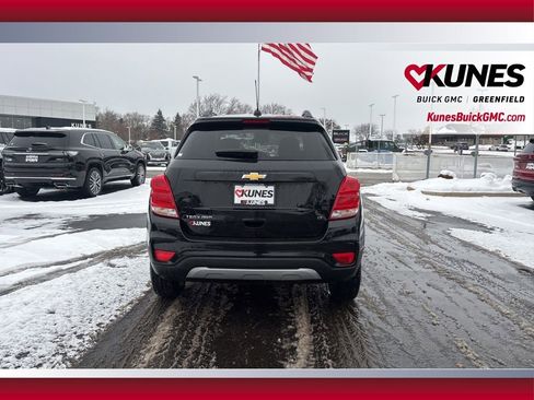 Used 2019 Chevrolet Trax LT w/ LT Convenience Package image 7