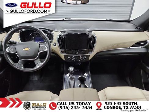 Used 2022 Chevrolet Traverse LT image 11