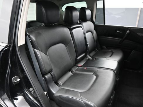 Used 2021 Nissan Armada SV image 14