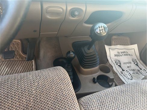Used 1998 Dodge Ram 1500 Truck 4x4 Club Cab image 15