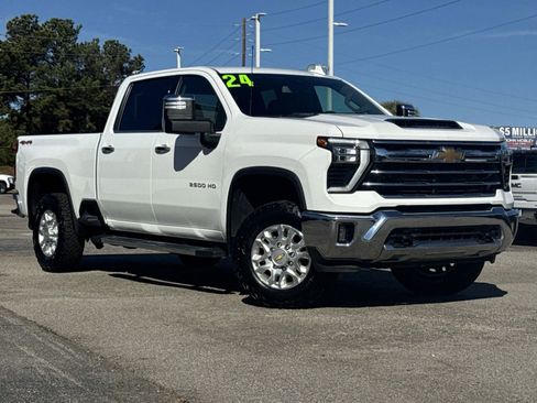 Used 2024 Chevrolet Silverado 2500 LTZ image 2