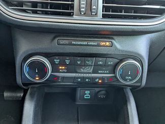 Used 2022 Ford Escape SE w/ Convenience Package video 3