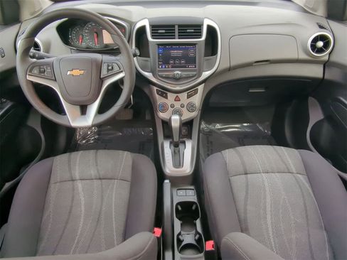 Used 2020 Chevrolet Sonic LT image 22
