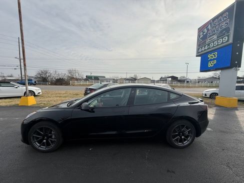 Used 2022 Tesla Model 3 Standard Range image 6